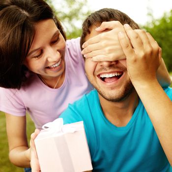 Top 50 Trending Gift Ideas to make your Boyfriend's Birthday Bash Super  Surprising