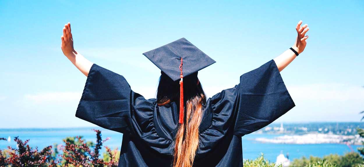 17 Best Graduation Gift Ideas High School Or College