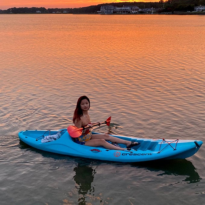 Tandem 1-hour Kayak Rental - Virgin Experience Gifts